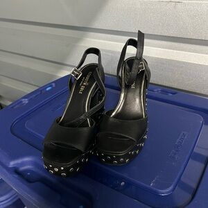 Kenneth Cole New York women’s sandal heels